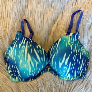 🔥👀🔥Victoria’s Secret The Nakeds Push Up Bra, Size 36D. New With Tag